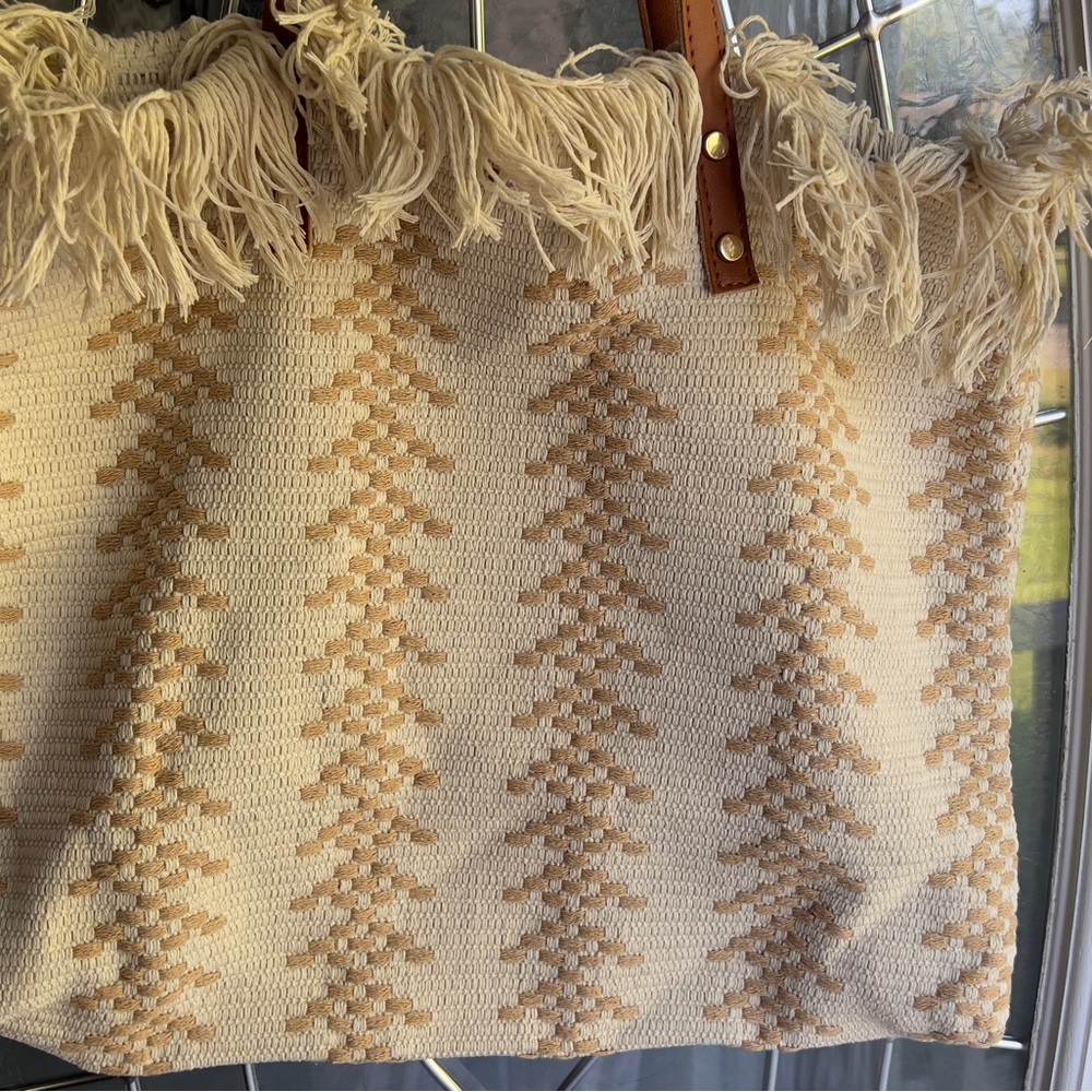 Ladies classic tweed purse.